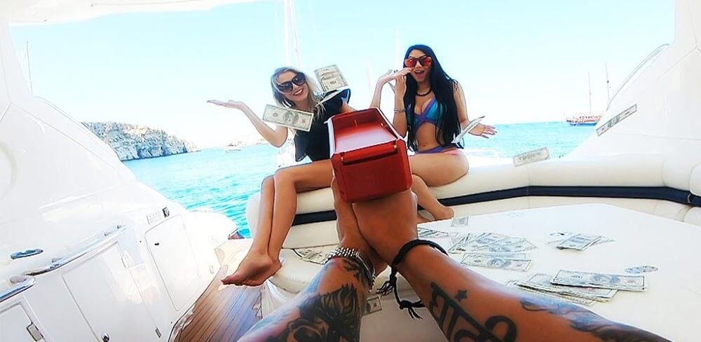 Hijacker Jack MOD APK v3.61 (Premium, Hints, Skip Intro, No Ads)