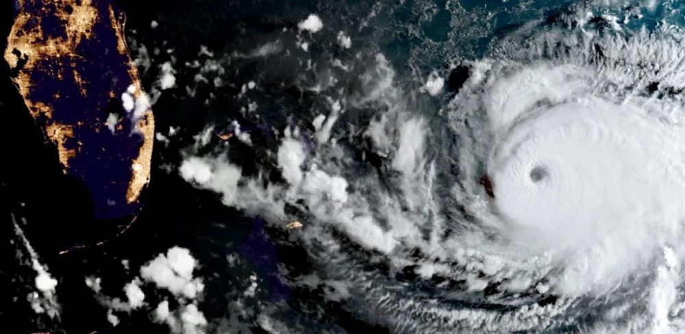 Zoom Earth v6.0 MOD APK (Premium Unlocked)